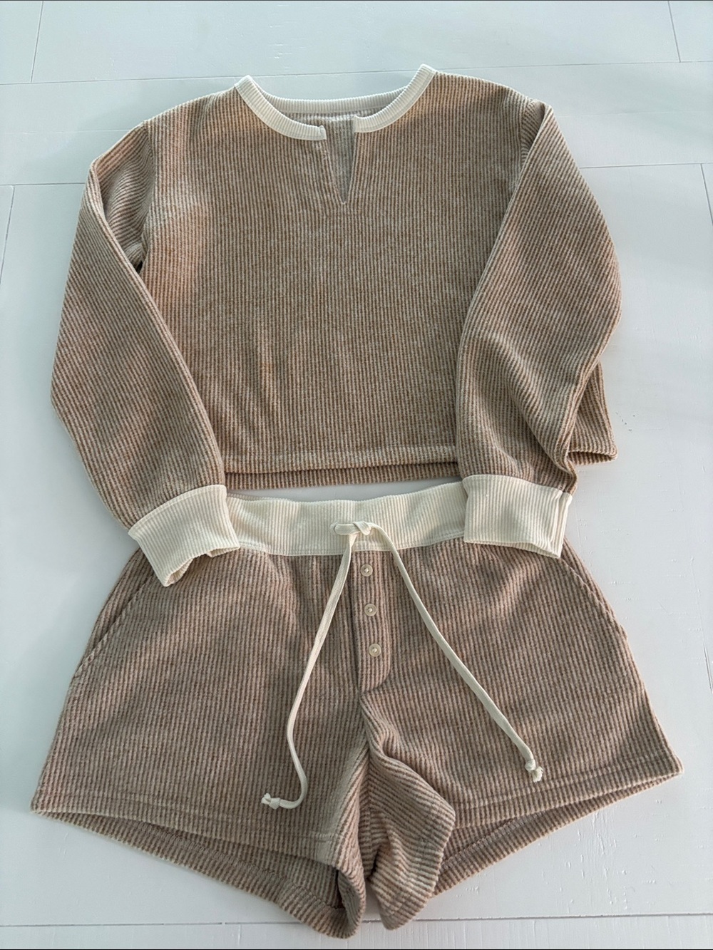 American Eagle Outfitters Ribbed Lounge Set in Beige and Cream